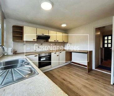 Basingstoke, RG22 - Photo 4