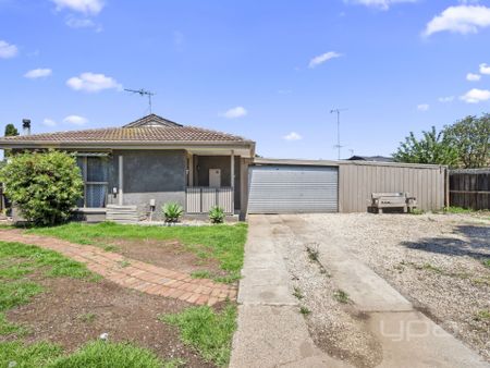 3 BEDROOM FAMILY HOME - Photo 5