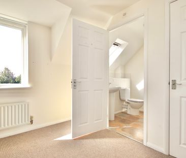 2 bedroom Town House to let - Photo 5