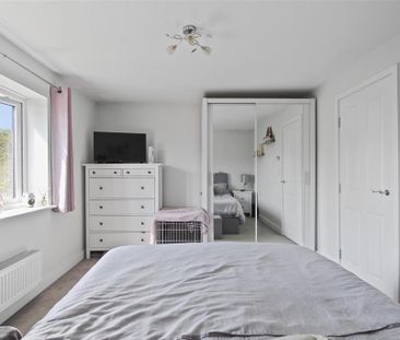 2 bedroom semi-detached house to rent - Photo 4