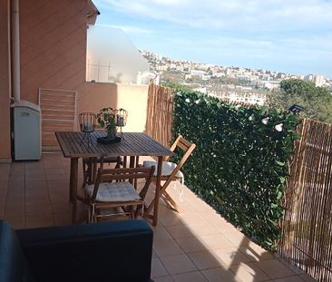 A LOUER - 2 PIECES AVEC TERRASSE ET PISCINE en dernier étage - Photo 6