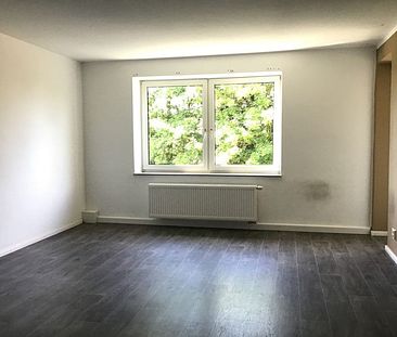 Gut geschnittene Wohnung zum Selber Renovieren. - Foto 1