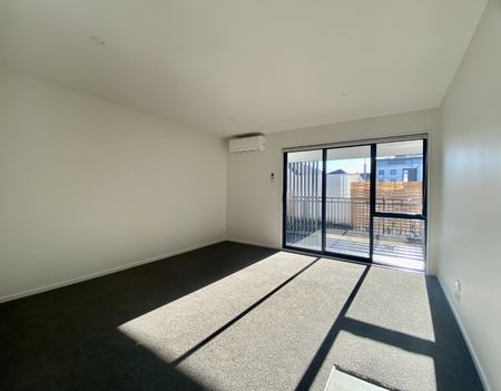 2/142 Leinster Road, Merivale - Photo 3