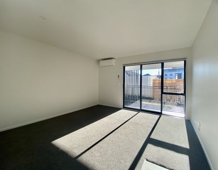 2/142 Leinster Road, Merivale - Photo 2