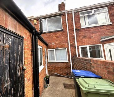2 bedroom terraced house to rent - Photo 4