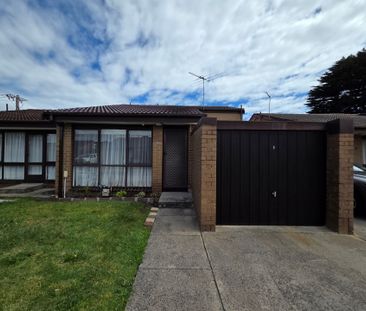 2 Bed Unit in Perfect Location - Photo 2