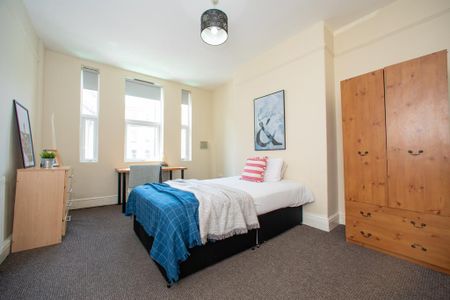 3 bedroom apartment to rent - Photo 4