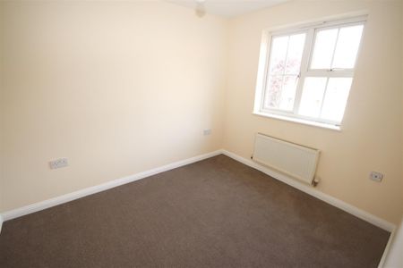 3 bedroom End Terraced to let - Photo 5