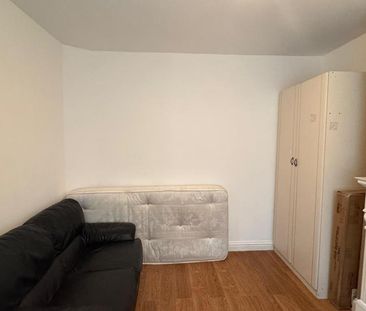 4 bedroom terraced house to rent - Photo 3