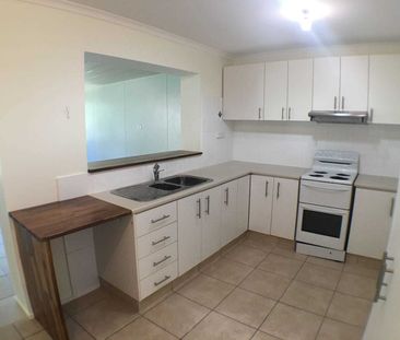 Charming Family Home in Prime Location – Spacious, Convenient, and ... - Photo 1