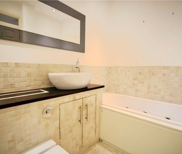 St Swithins Court, Polehampton Close, Twyford, Berkshire, RG10 - Photo 6