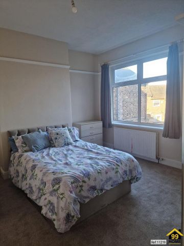 3 bedroom terraced house to rent - Photo 5