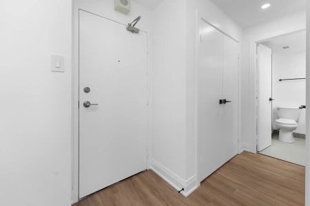 Charles West — Studio Suite - Photo 2