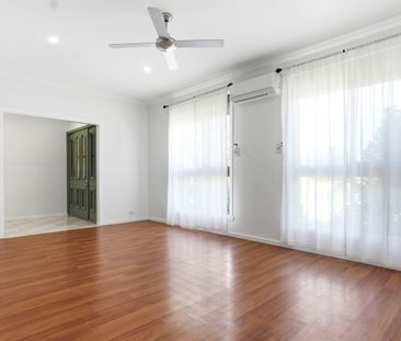 3 BEDROOM HOME IN SEABROOK - Photo 5