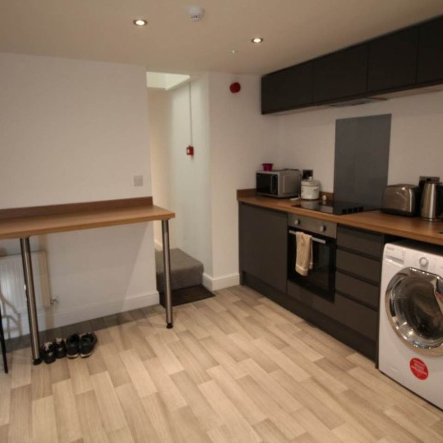 Silver Royd Hill (room 2), Armley, Leeds - Photo 1