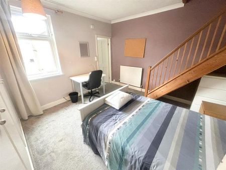 3 bedroom terraced house to rent - Photo 4