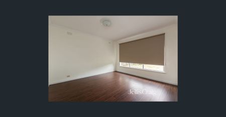 Three Bedroom House - Photo 4