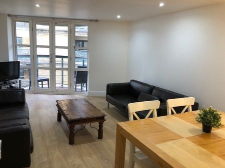 Bourne House - Photo 3