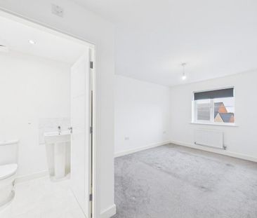 3 bedroom semi-detached house to rent - Photo 4