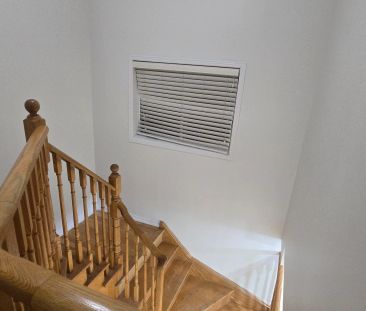 555 Garden Walk #Upper - Photo 2