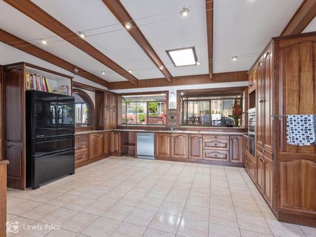Coastal Luxury with Breathtaking Ocean Views from Every Angle - Photo 4