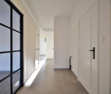 Ruim appartement met 3 slaapkamers in het stadscentrum - Photo 1