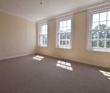 2 bed apartment to rent in Westover Road, Bournemouth, BH1 - Photo 2