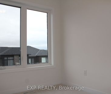 Townhouse For Lease | W8126998 - Photo 6