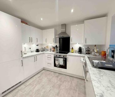 3 bedroom semi-detached house to rent - Photo 6