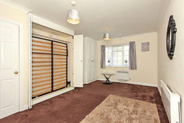 Studio to rent - Photo 1