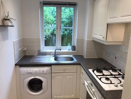 Coopers Court, Gidea Park, RM2 6GD, Property for rent - Photo 3