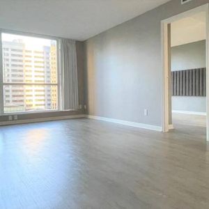 1 Bedroom 666ft2 Spacious and Bright, Unfurnished Unit - Photo 2