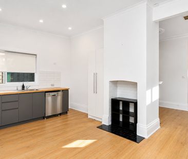 The Victorian Everyone Wants. The Backyard Nobody Expects. - Photo 6