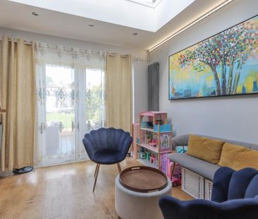 4 bedroom semi-detached house to rent - Photo 3
