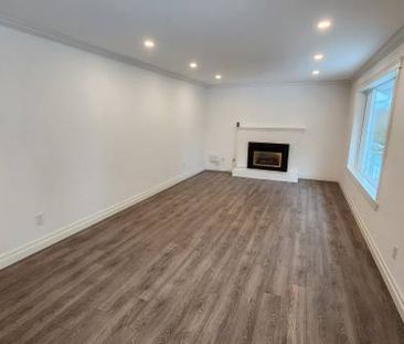 Beautifully Renovated 2 bedroom, 1 bath Upper Suite - Photo 4