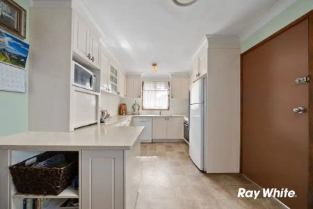 4 Newry Place, Quakers Hill NSW 2763 - Photo 2
