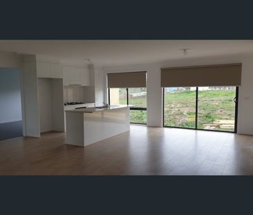 Fully Furnished 4-Bedroom Home with 3 Bathrooms, close to Federatio... - Photo 3