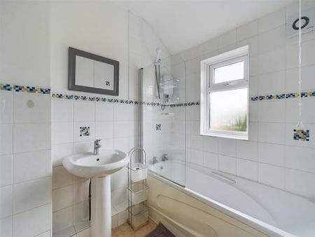 4 bedroom terraced house to rent - Photo 2