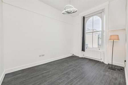 3 bedroom flat to rent - Photo 2