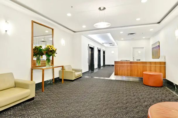 “Victoria Tower - Unfurnished - Available 21st November” - Photo 1