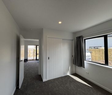 Modern Tawhero home - Photo 6