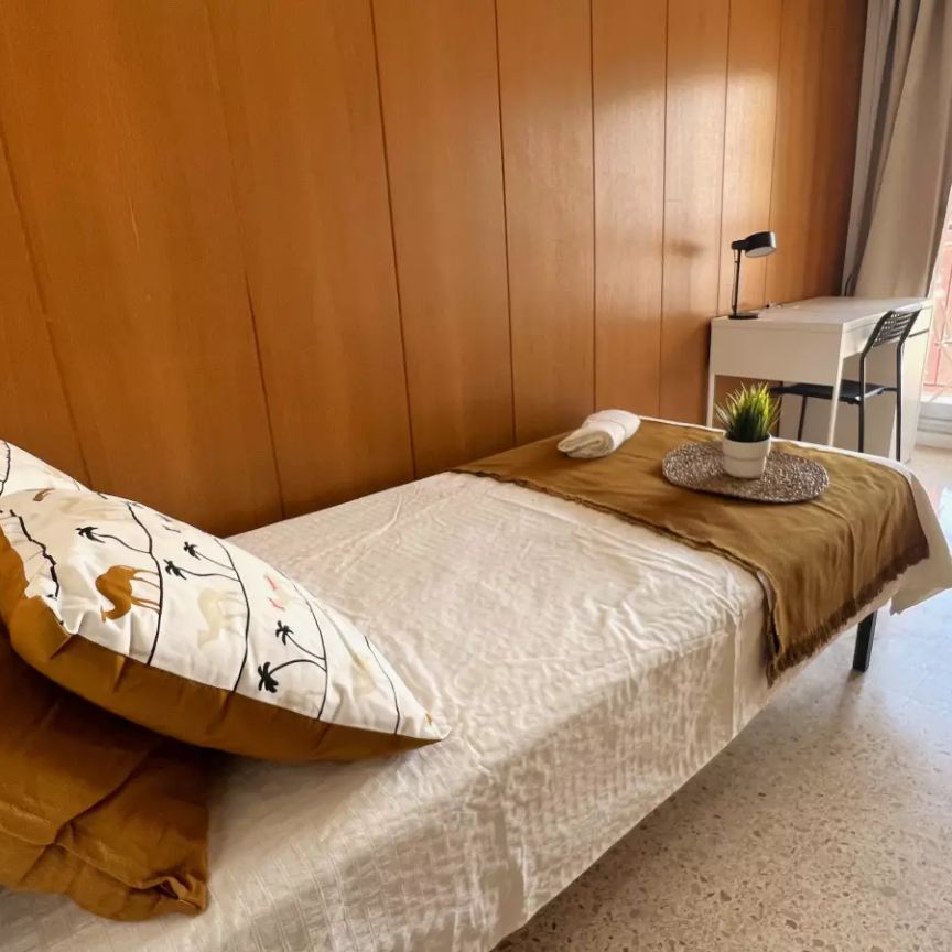 Room in a shared 5-bedroom apartment for rent in Els Orriols, Valencia, professionals and students. - Foto 1