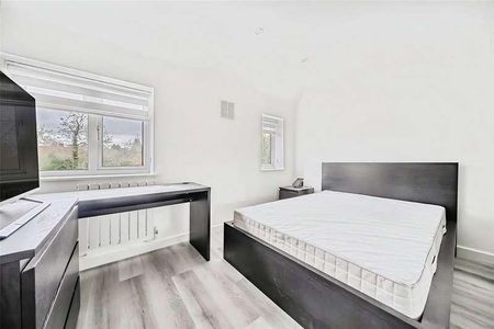 Lynwood Crescent, Ascot, Berkshire, SL5 - Photo 4