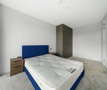 Available from 03/12/2026 - 2 Bed Apartment, Furnished - Photo 4
