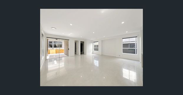 Brand New Luxury Family Home in Riverstone - Photo 1