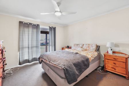 3 BEDROOM HOME WITH SIDE ACCESS AVAILABLE - Photo 3