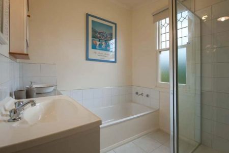 Miss Pym's Cottage in central Maldon Offered Furnished - Photo 3