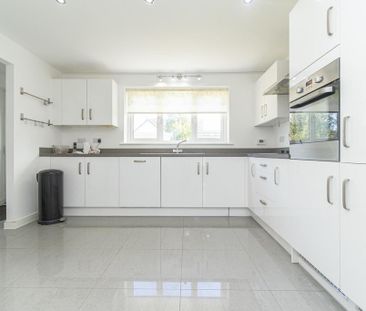 4 bedroom detached house to rent - Photo 1