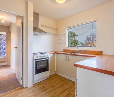 Quiet Two Bedroom Home - Photo 3