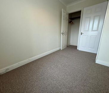 2 bedroom semi-detached house to rent - Photo 6